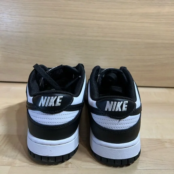 Dunk Low “Panda” - Picture 4 of 6